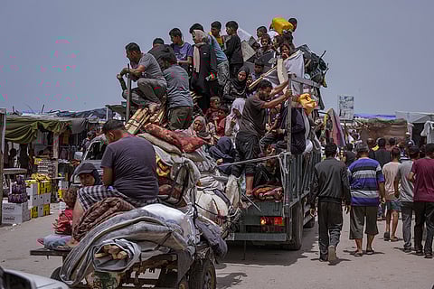 Palestinians fleeing from the southern Gaza